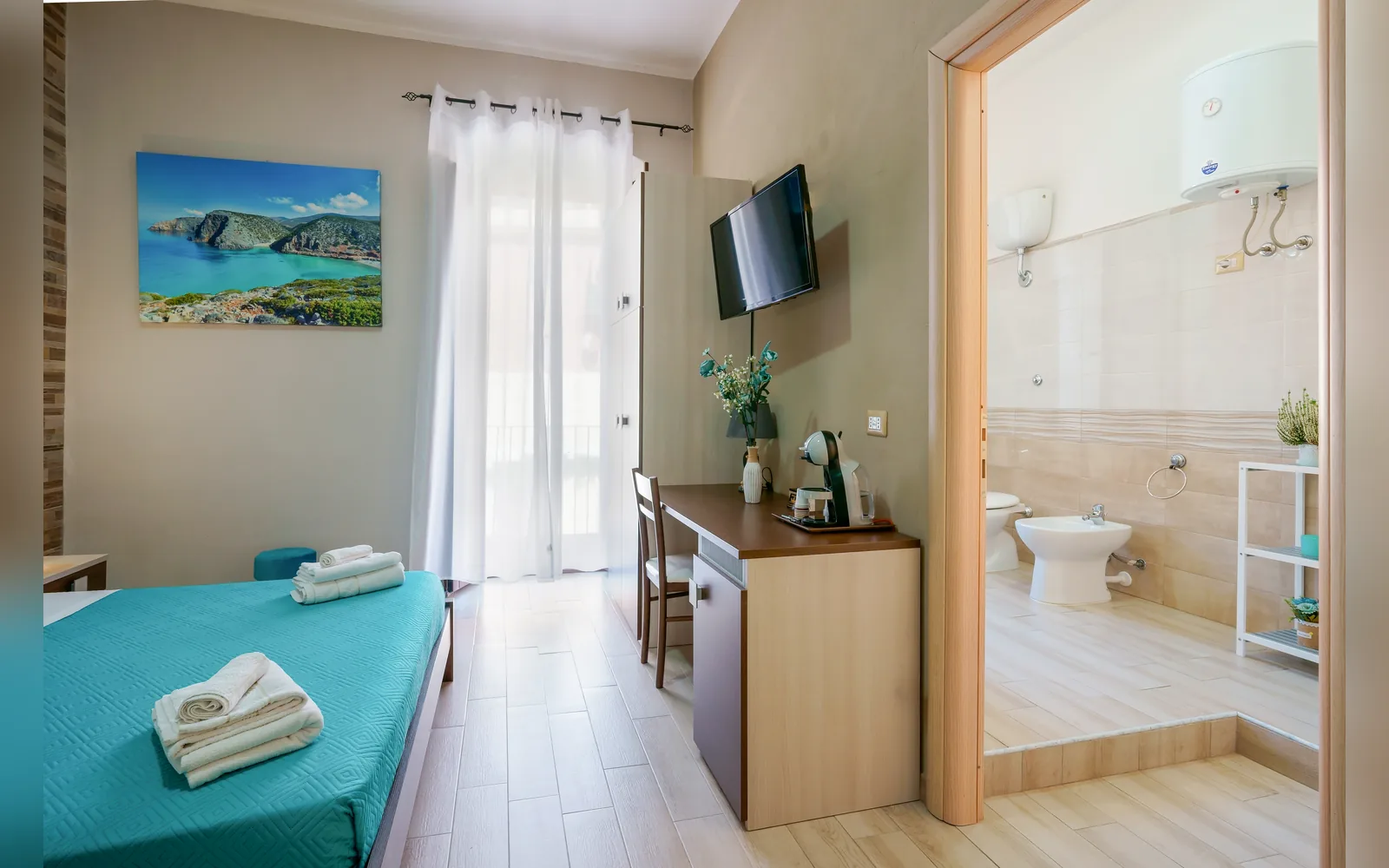 Camera con bagno privato — Domos La Corte Ghibellina, Sud Sardegna (Sardegna) (foto 2)