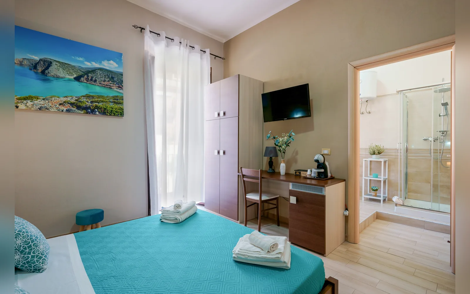 Camera con bagno privato — Domos La Corte Ghibellina, Sud Sardegna (Sardegna) (foto 3)
